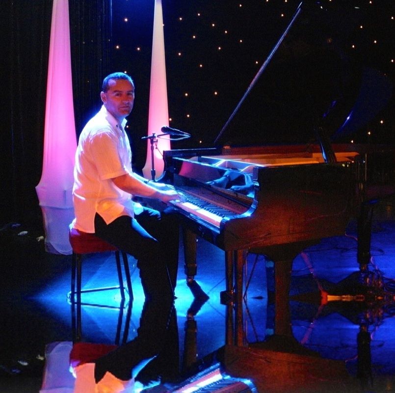 Sean De Burca, Piano Man